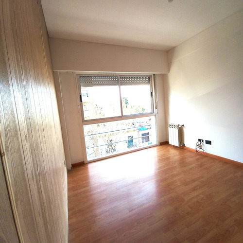 Departamento En Semi Piso 3 Ambientes, Calefacción Y Aa