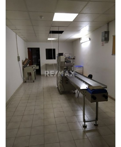 Alquiler Edificio Comercial Los Chaguaramos T300m2 C560m2