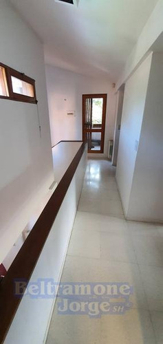 Excelente Casa De 3 Dormitorios En Venta En La Florida. Gran Jardín, Piscina Y Vista Parcial Río.