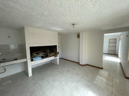 Imagen 9 de 10 de Chalet Con Apartamento Integrado Y Dos Galpones
