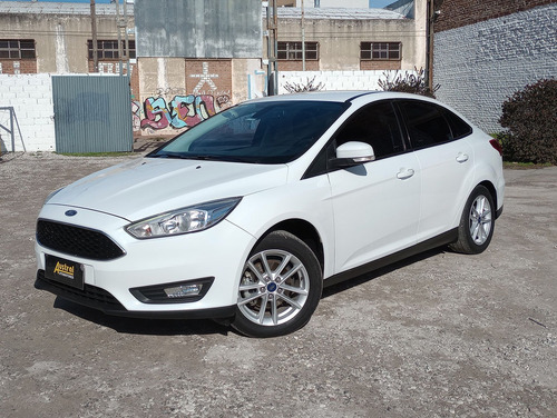 Ford Focus III 1.6 Sedan S