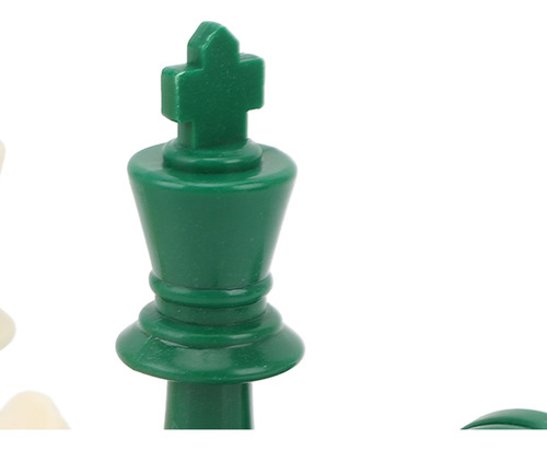 32 Figuras Verdes Y Blancas De International Chess Pieces