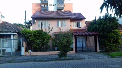 Casa Em Partenon Com 3 Dormitórios - Pj3363