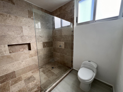 Casa En Venta Merida, Privada, De 659 Mt De Construccion.