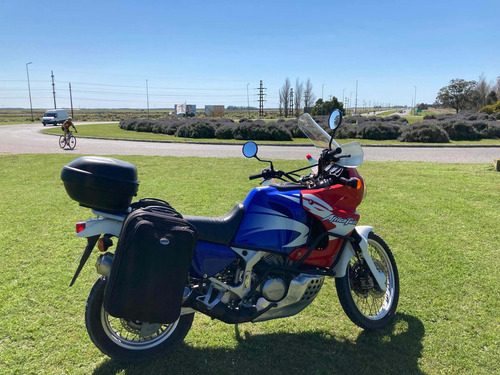 Imagen 6 de 9 de Honda Xrv 750