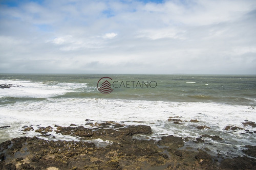 Departamento En Venta, 3 Dormitorios Con Linda Vista Al Mar.-ref:2510