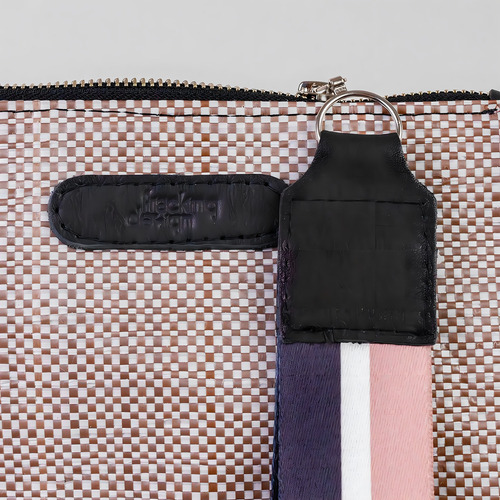 Sobre Clutch Cartera Fracking Design Material Reciclado Color Marrón Diseño De La Tela Liso