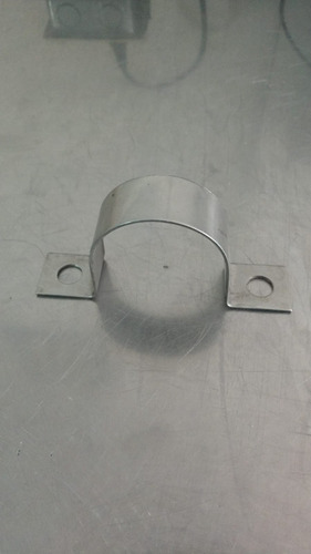 Abrazadera Omega De 1 1/2'' En Acero Inoxidable Tipo 304