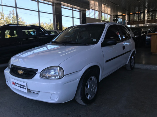 Chevrolet Corsa Classic 1.6 Gl Aa 3P