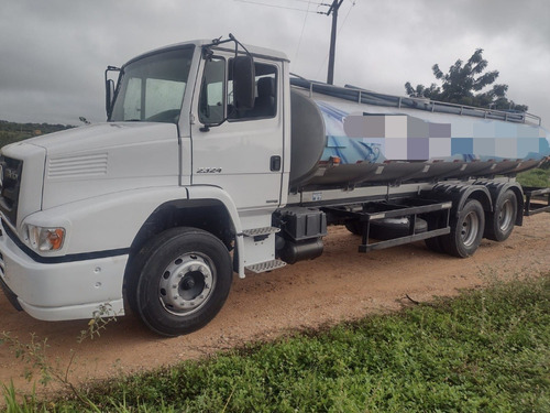 Imagem 2 de 15 de Mercedes 2324 2013 Tanque