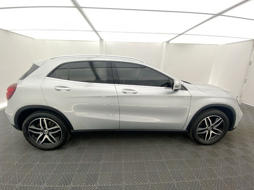Imagen 12 de 25 de Mercedes Benz Gla 200 2020