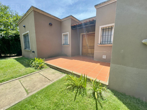 Venta Casa 4 Ambientes, Calle Moreno Al 500, Parque Sakura, Exalt. De La Cruz