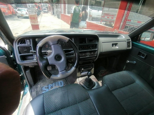 Camioneta Mazda B2200 F/seco 2000 Con Trabajo