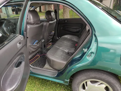 Ford LASER 1.6 Glx