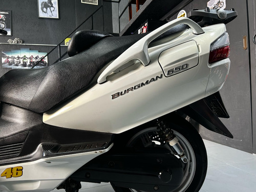 Suzuki Burgman 650 2011 - Único Dono - Escapamento Yoshimura