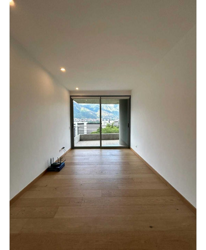 En Alquiler Lujoso Apartamento En Lomas De Las Mercedes
