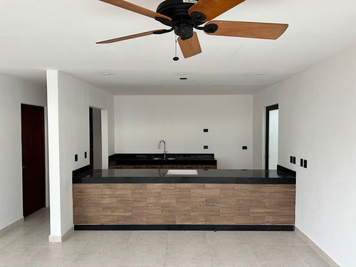 Casa En Venta Con Paneles Solares Macora 86 , Cholul, Privada