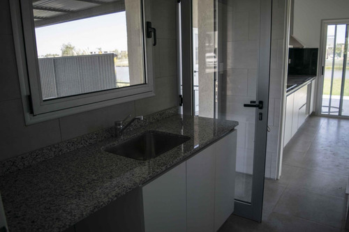 Imagen 8 de 30 de Casa En Venta 3 Ambientes El Cantón Maschwitz