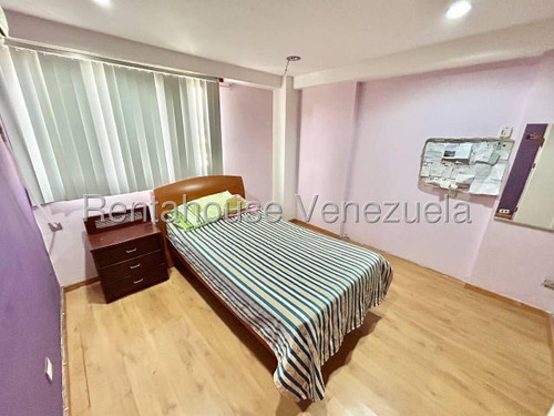 Daniela Linarez Vende Apartamentos Encantador En Exclusiva Urbanizacion Del Este De Barquisimeto En Piso Bajo Con 95m2 En Optimas Condiciones Con Facil Acceso A Comercios Importantes
