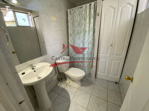 Hermosa Casa De Dos Pisos 4 Dormitorios 2 Baños, Quilicura