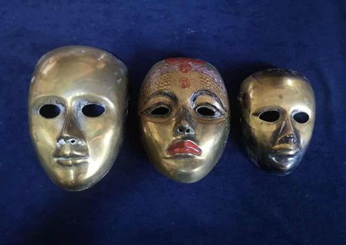 Trío De Máscaras De Bronce Decorativas