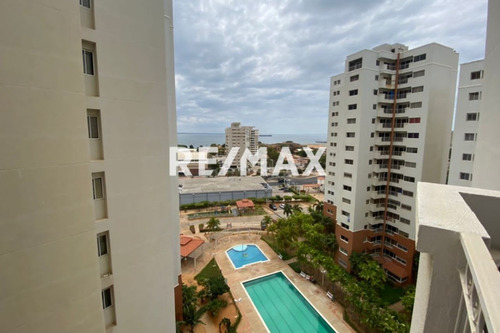 Imagen 1 de 11 de Apartamento Amoblado Con Piscina En Alquiler Maracaibo  Cerca De Hospital Y Universidad Uru