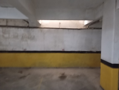 Box De Garagem Bairro Ocean Próximo A Praia