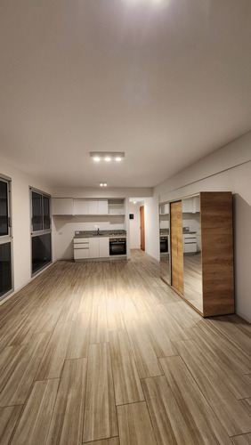D U E Ñ O 1 Amb 53 M2 En Esquina, 9no Piso, Con Balcon, Avda. San Juan Y Pasco. Con Ameneties. Subte Pichincha. Cerca Uade Y Facultades