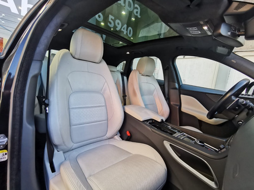Imagen 10 de 15 de Jaguar F-pace 3.0 First Edition At