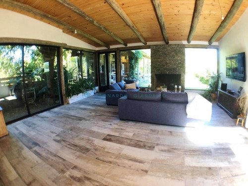 Imagen 2 de 21 de Colonia Del Sacramento - Hermosa Casa A Metros De Rambla Costanera