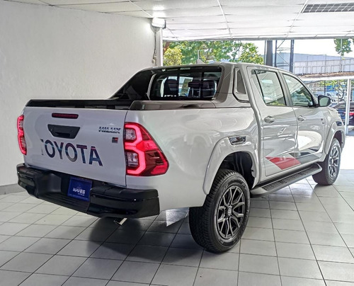 Imagen 5 de 11 de Toyota Hilux Gr