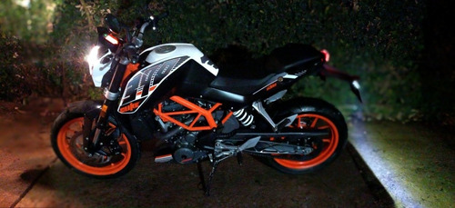 Imagen 2 de 7 de Ktm Duke 390 2015