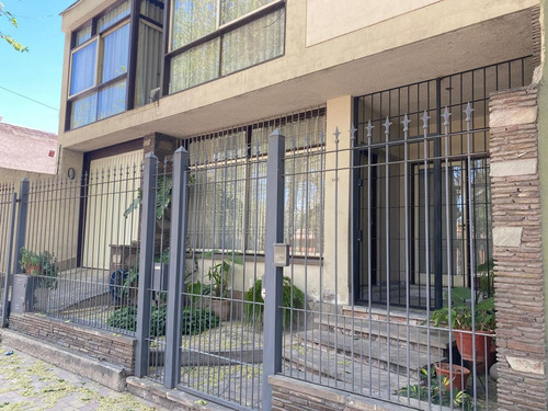 Venta Amplia Casa Apta Desarrollo 4ta Secc Mendoza