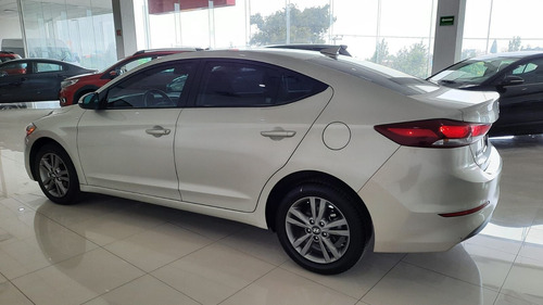 Imagen 8 de 15 de Hyundai Elantra 2018 2.0 Gls Premium At
