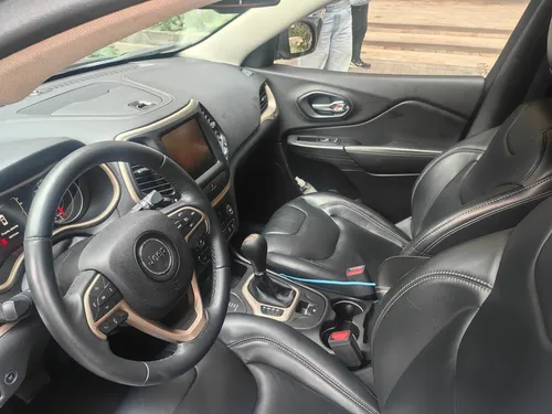 Jeep Cherokee 3.2 Longitude Plus