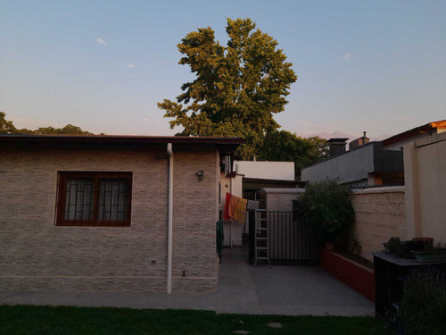 Casa En Venta En La Reina (88138)