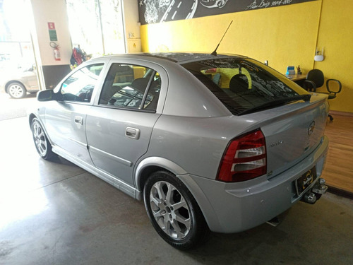 Imagem 4 de 10 de Chevrolet Astra 2.0 Mpfi Advantage 8v Flex 4p Manual