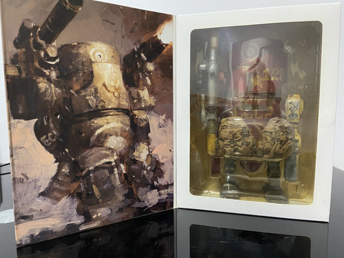 Figura Large Martin Big Red - World War Robot - Threea (Usado)