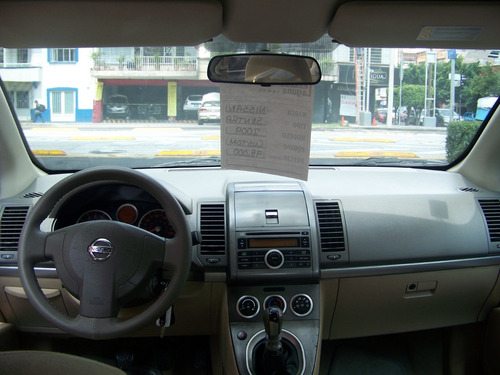 Imagen 6 de 11 de Nissan Sentra 2009 2.0 Custom 6vel Mt