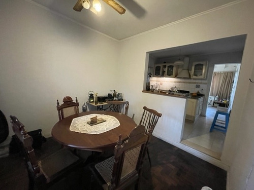 Imagen 6 de 9 de Venta - Casa Con Jardín En Calle Chimondegui - Monte Grande