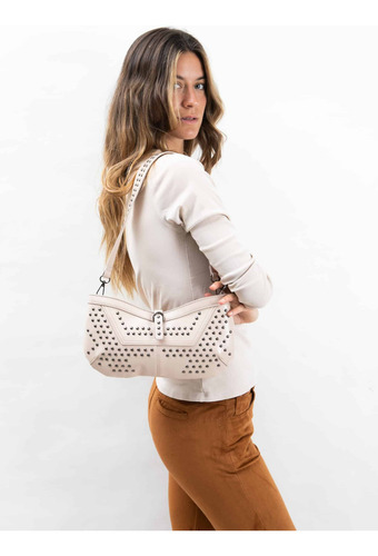 Cartera Pu Con Tachas Y Correa Extraible La Chapelle Negro Lisa Níquel Negro