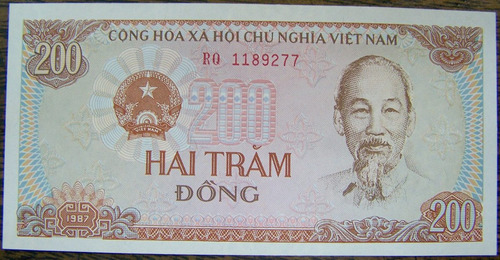 Imagen 1 de 2 de Vietnam 200 Dong 1987 * Tractoy Y Campesinos *