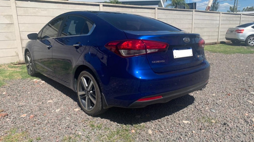 Kia Cerato 2.0 Sx At6 4 P