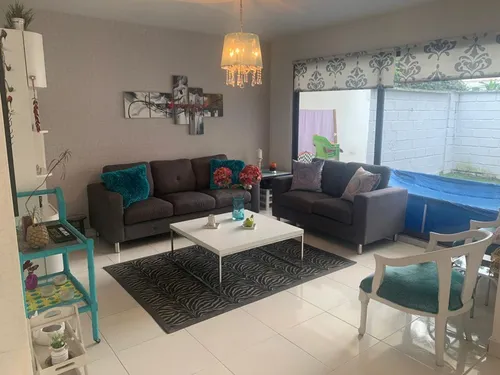 Casa En Venta En El Poblado, Los Gonzalez. Cod V9375