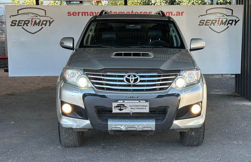 Toyota Hilux SW4 3.0 Srv Cuero 171cv 4x4 5at
