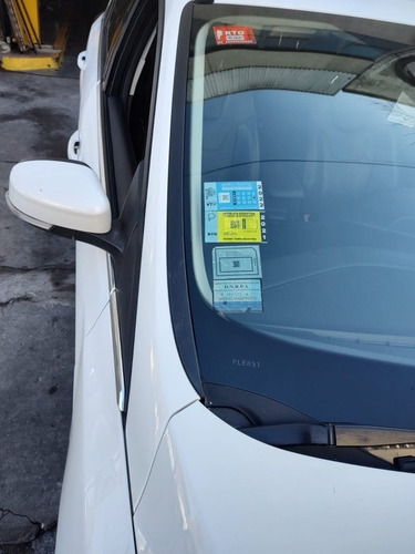 Imagen 14 de 18 de Volkswagen Fox 2018 1.6 Highline