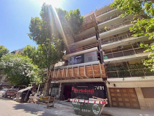 2 Ambientes Al Cfrente Con 2 Patios De Categoría, En Pozo !!