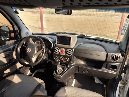 Fiat Doblo 2016 1.8 16v Adventure Flex 5p