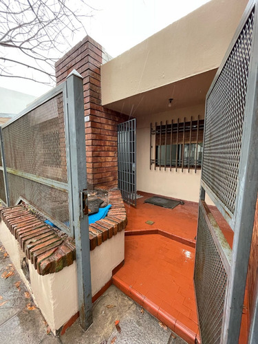 Casa En Alquiler De 4 Ambientes