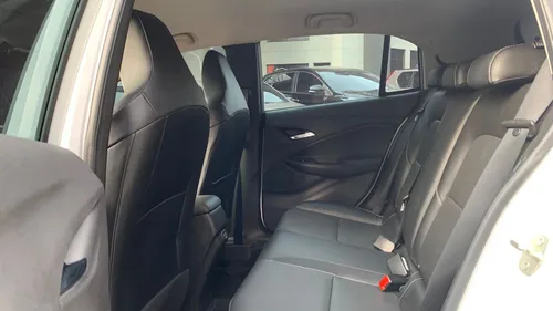 Chevrolet Onix 1.0T Premier Hatch At